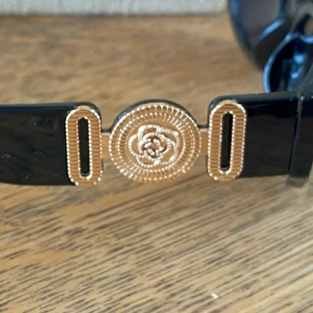 Mosanana Black Tracer Rectangle Sunglasses. New in Box (NIB).
